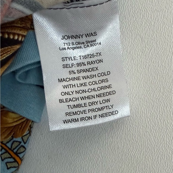 JOHNNY WAS The Janie Favorite Boat Neck Tee • 3X • black, multicolor print - Picture 8 of 8